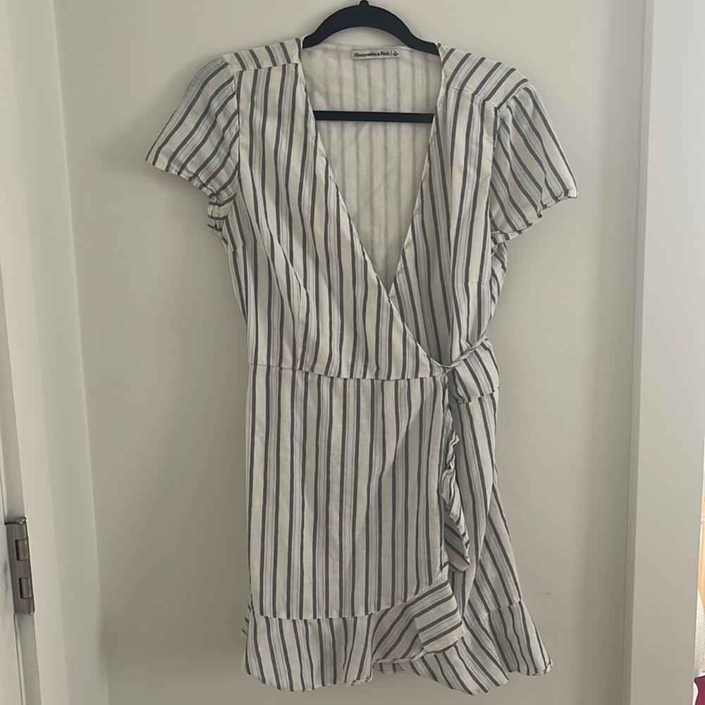Abercrombie Ruffle Hem Wrap Dress